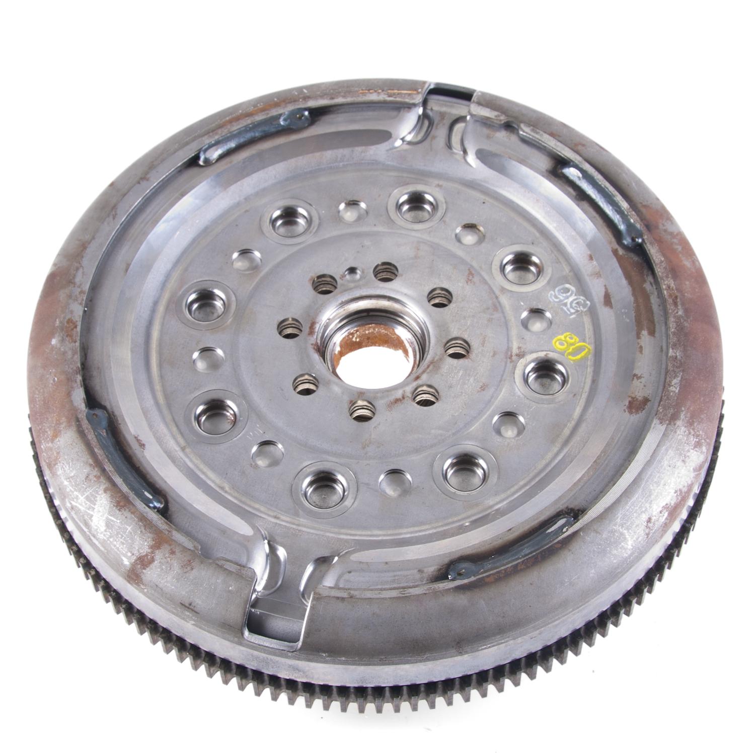 LuK DMF131 - Clutch Flywheel LuK DMF131 Clutch Flywheel product image 2 of 3