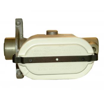 1997 Mitsubishi Diamante Brake Master Cylinder Raybestos MC390436 image 2 of 4