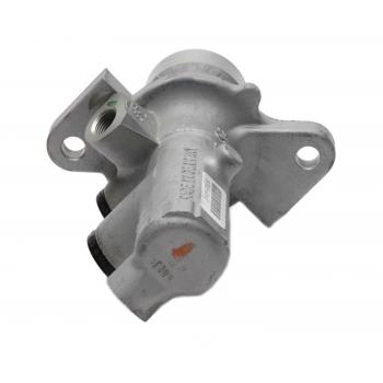 2000 Mercedes-Benz C43 AMG Brake Master Cylinder Raybestos MC390772 image 2 of 4