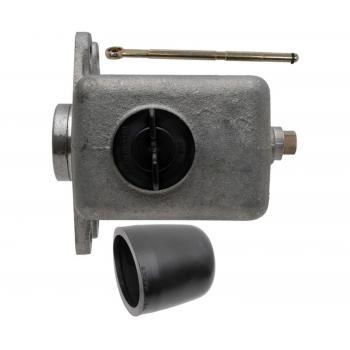 1981 Ford LN800 Brake Master Cylinder Raybestos MC39338 image 3 of 4