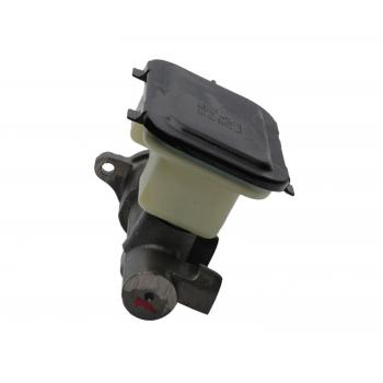 1982 Oldsmobile Cutlass Calais Brake Master Cylinder Raybestos MC39570 image 2 of 4