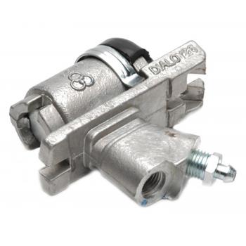 1956 Metropolitan Series B Drum Brake Wheel Cylinder Rear Raybestos WC37390 image 2 of 2