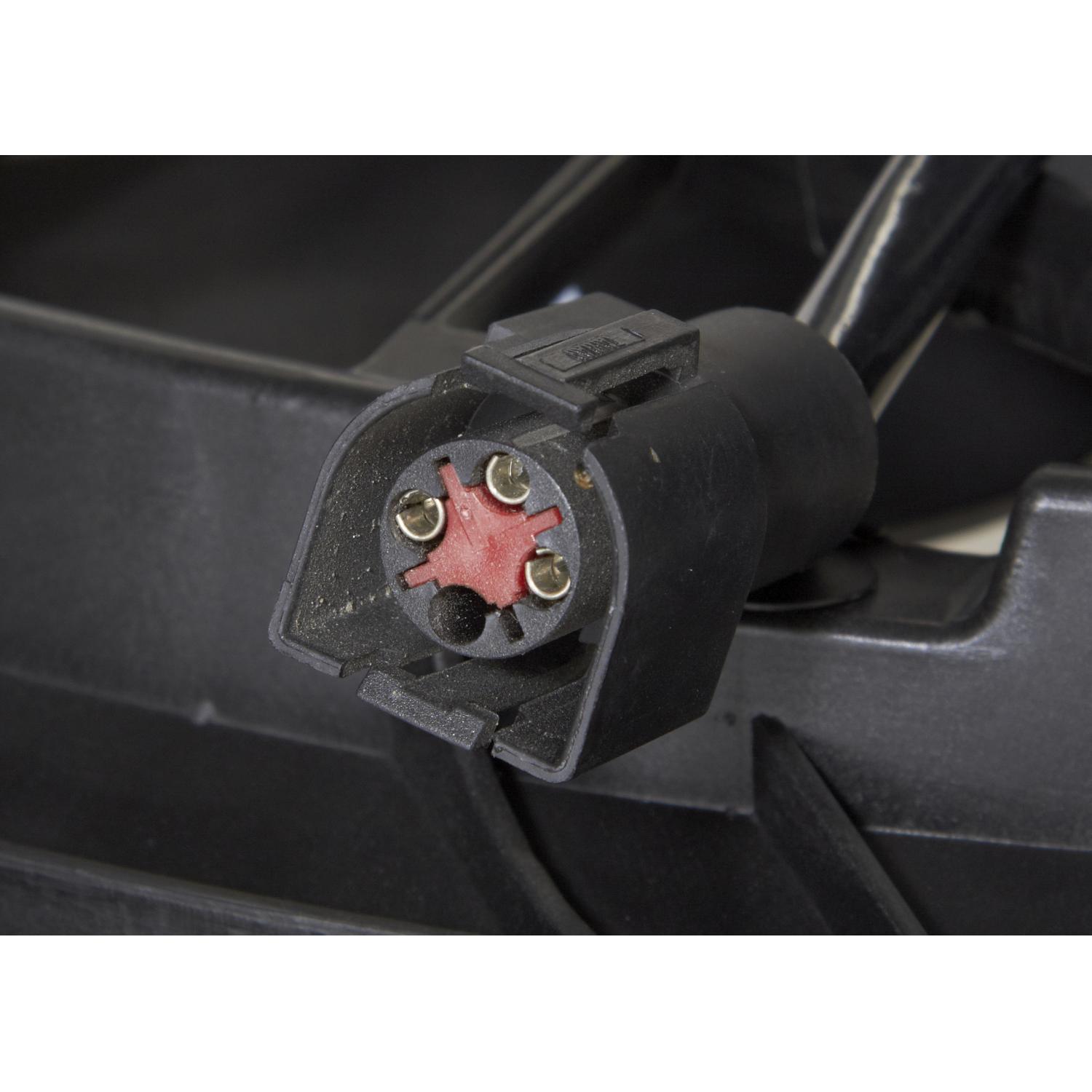 Spectra Premium CF15010 - Engine Cooling Fan Assembly Spectra Premium CF15010 Engine Cooling Fan Assembly product image 2 of 4