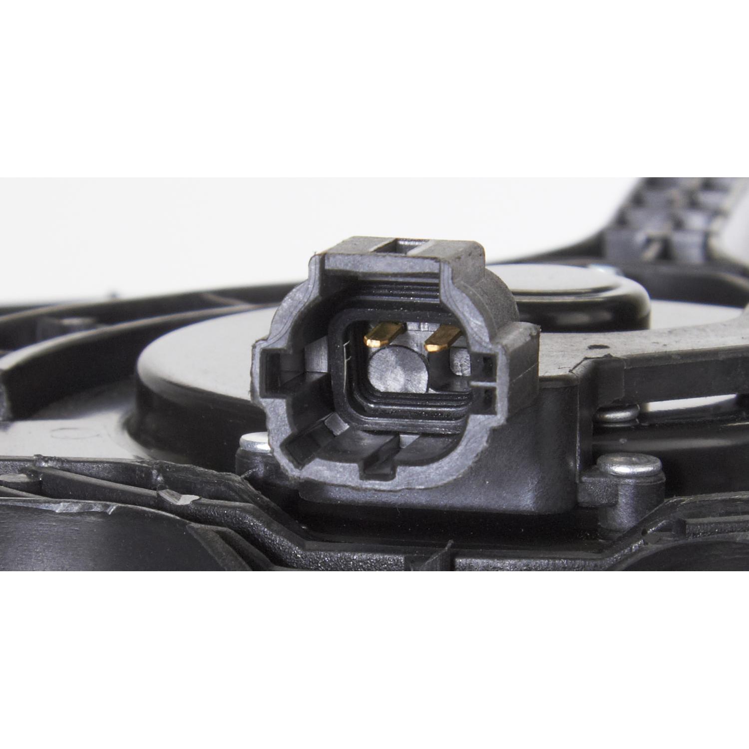 Spectra Premium CF22002 - Dual Radiator and Condenser Fan Assembly Spectra Premium CF22002 Dual Radiator and Condenser Fan Assembly product image 3 of 6