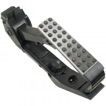 2006 Chrysler Crossfire Accelerator Pedal Sensor Standard Motor Products APS153 image 2 of 3