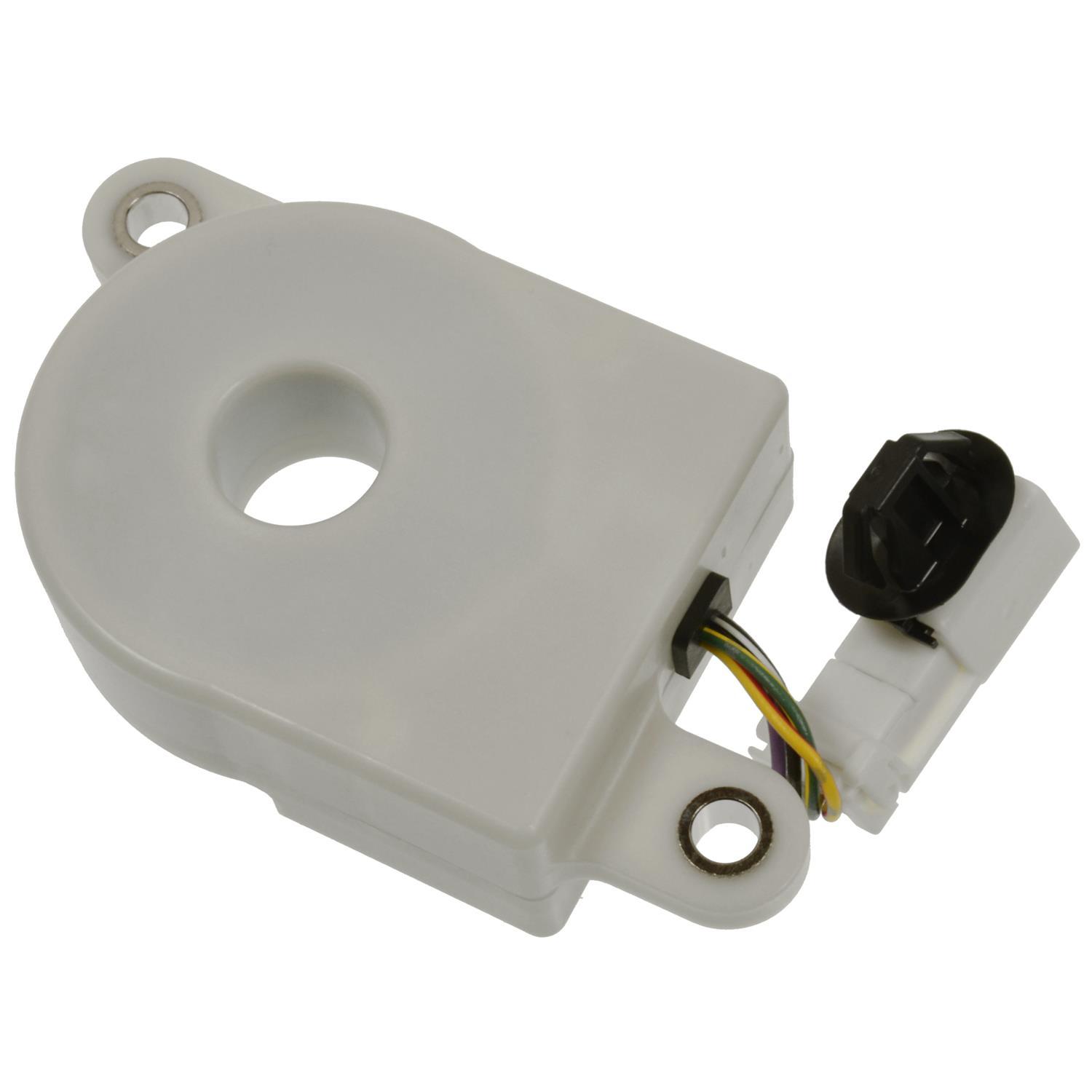 Standard Motor Products BSC21 - Battery Current Sensor Standard Motor Products BSC21 Battery Current Sensor product image 1 of 3