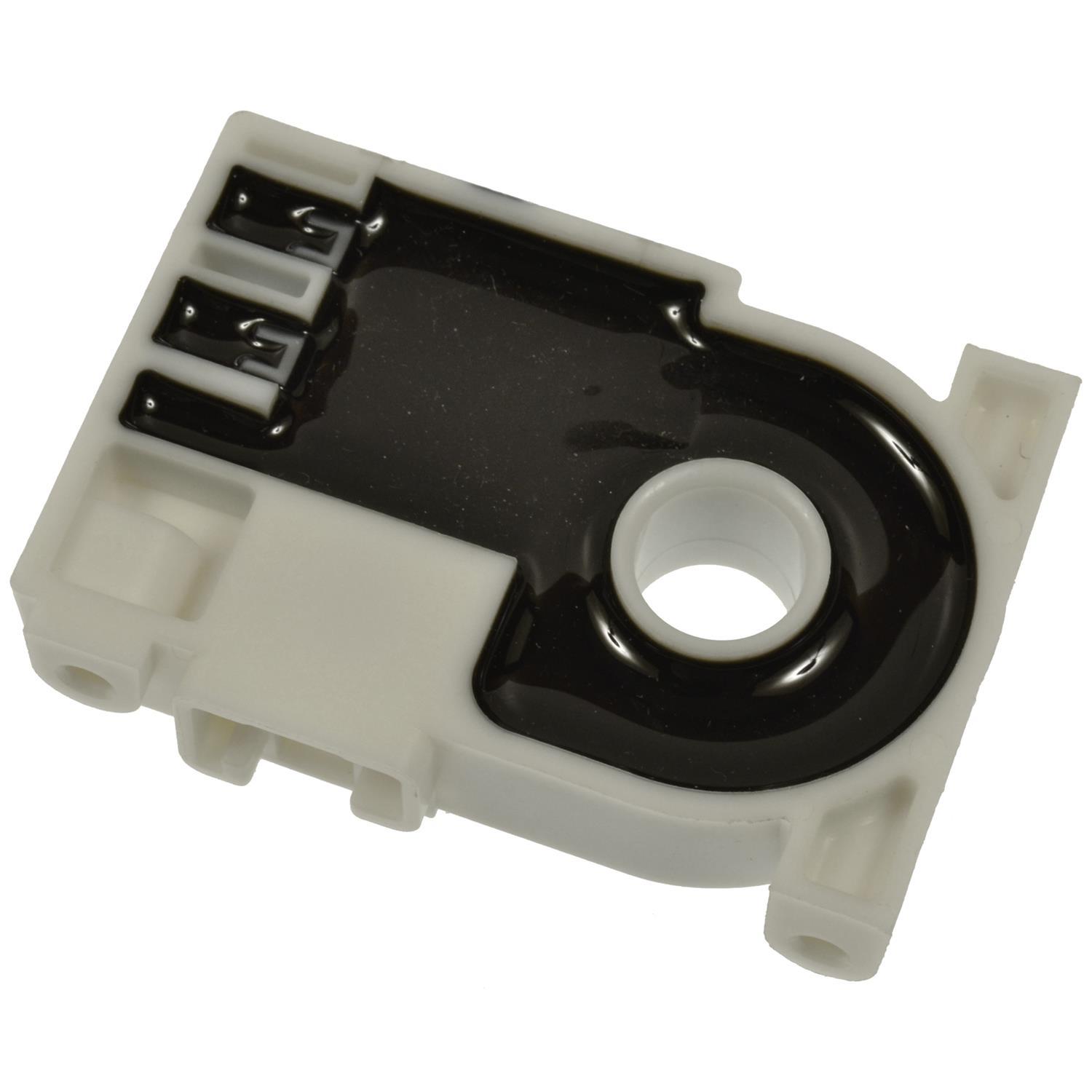 Standard Motor Products BSC4 - Battery Current Sensor Standard Motor Products BSC4 Battery Current Sensor product image 1 of 3