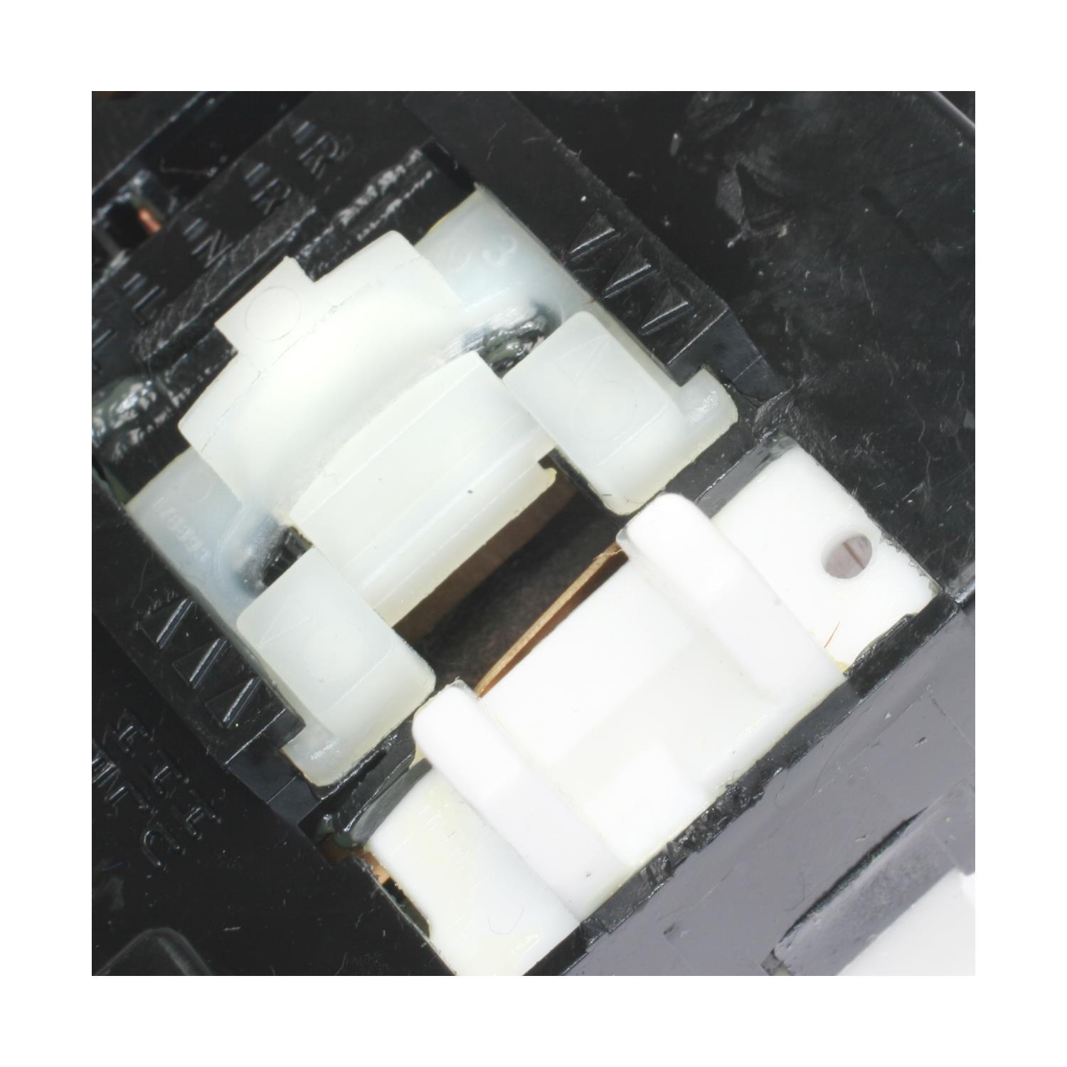 Standard Motor Products CBS1518 Headlight Dimmer Switch product image 1 of 3