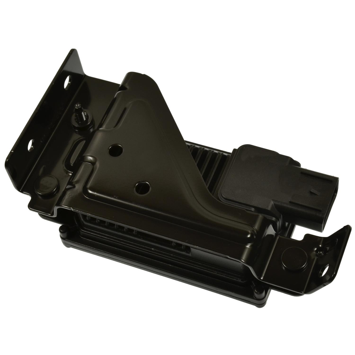 Standard Motor Products CCD31 - Cruise Control Distance Sensor Standard Motor Products CCD31 Cruise Control Distance Sensor product image 2 of 3