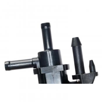 2004 Toyota Matrix Vapor Canister Purge Valve Standard Motor Products CP611 image 1 of 3