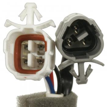 1996 Toyota Camry Door Lock Actuator Front Left Standard Motor Products DLA304 image 2 of 3