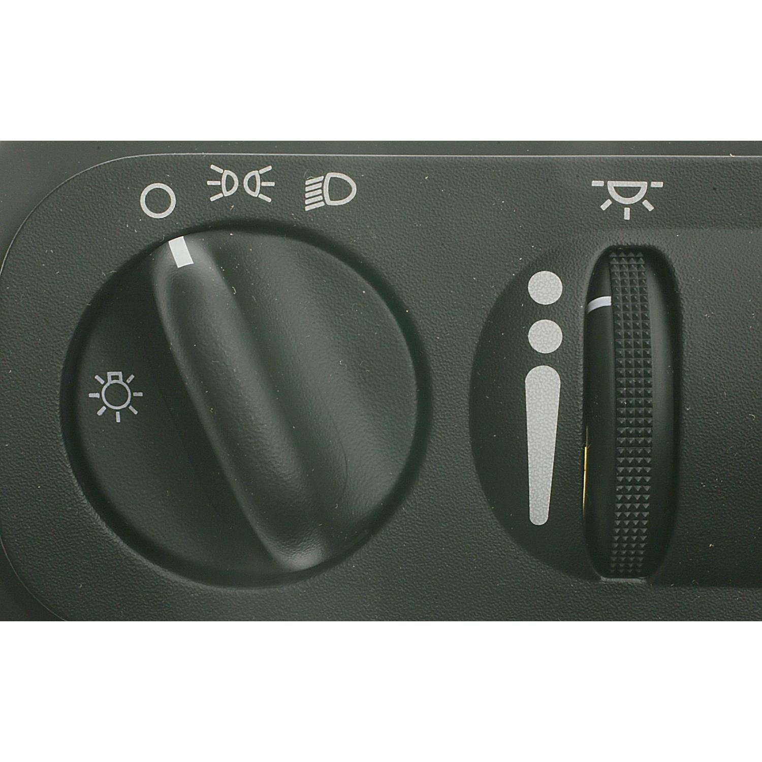Standard Motor Products DS1017 - Headlight Switch Standard Motor Products DS1017 Headlight Switch product image 1 of 3