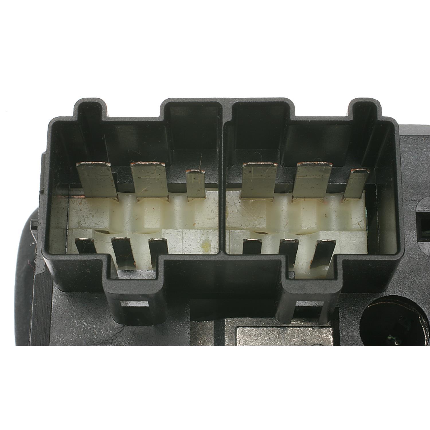 Standard Motor Products DS1377 - Headlight Switch Standard Motor Products DS1377 Headlight Switch product image 3 of 3