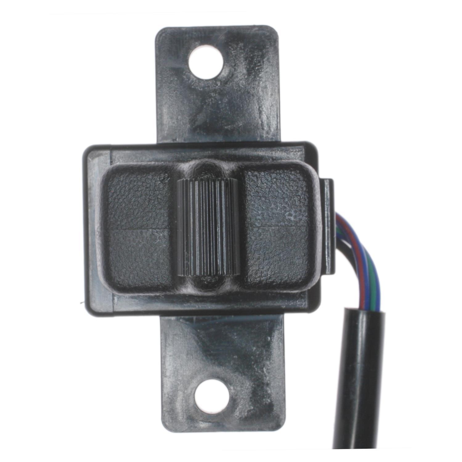 Standard Motor Products DS2262 - Sunroof Switch Standard Motor Products DS2262 Sunroof Switch product image 1 of 3