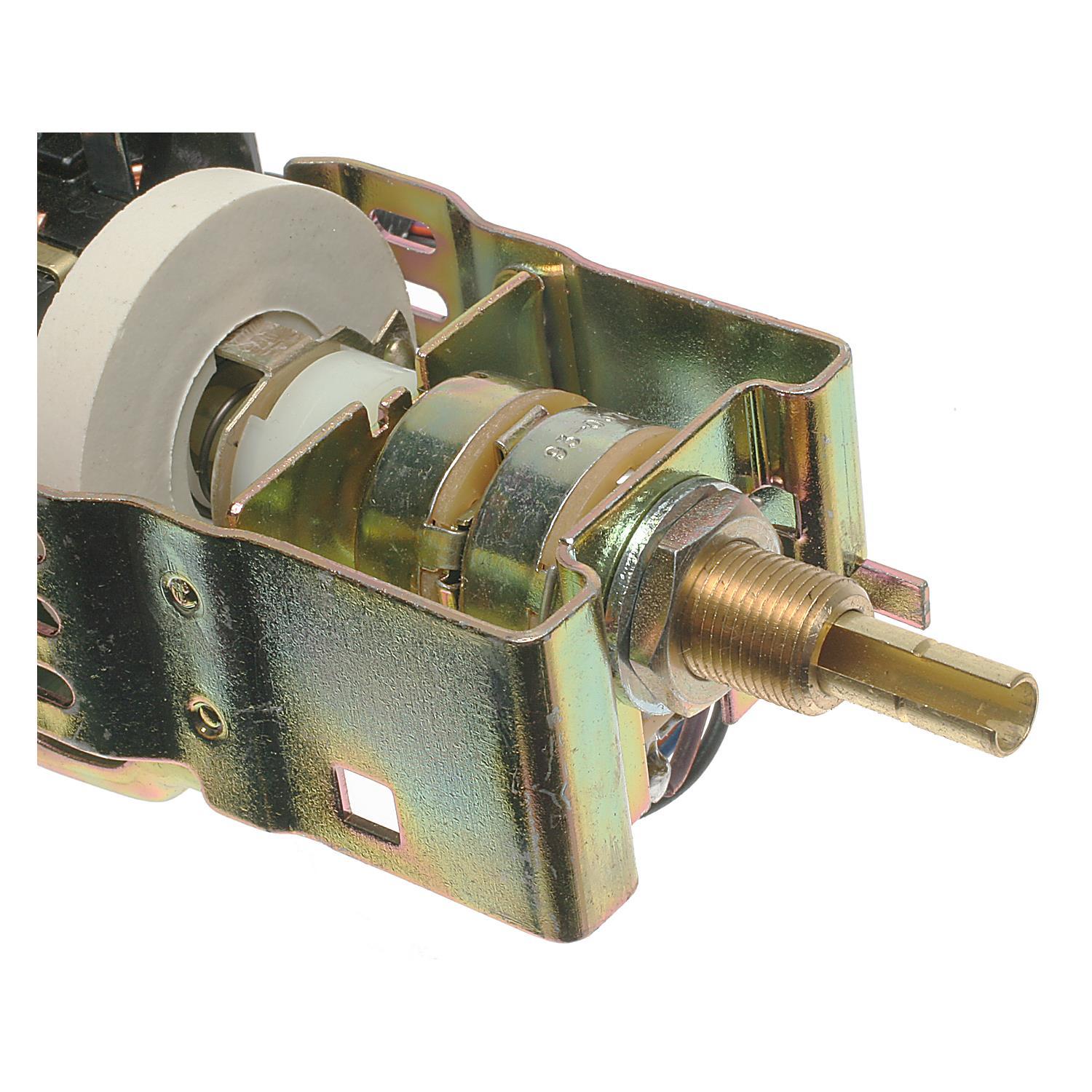 Standard Motor Products DS612 - Headlight Switch Standard Motor Products DS612 Headlight Switch product image 1 of 4