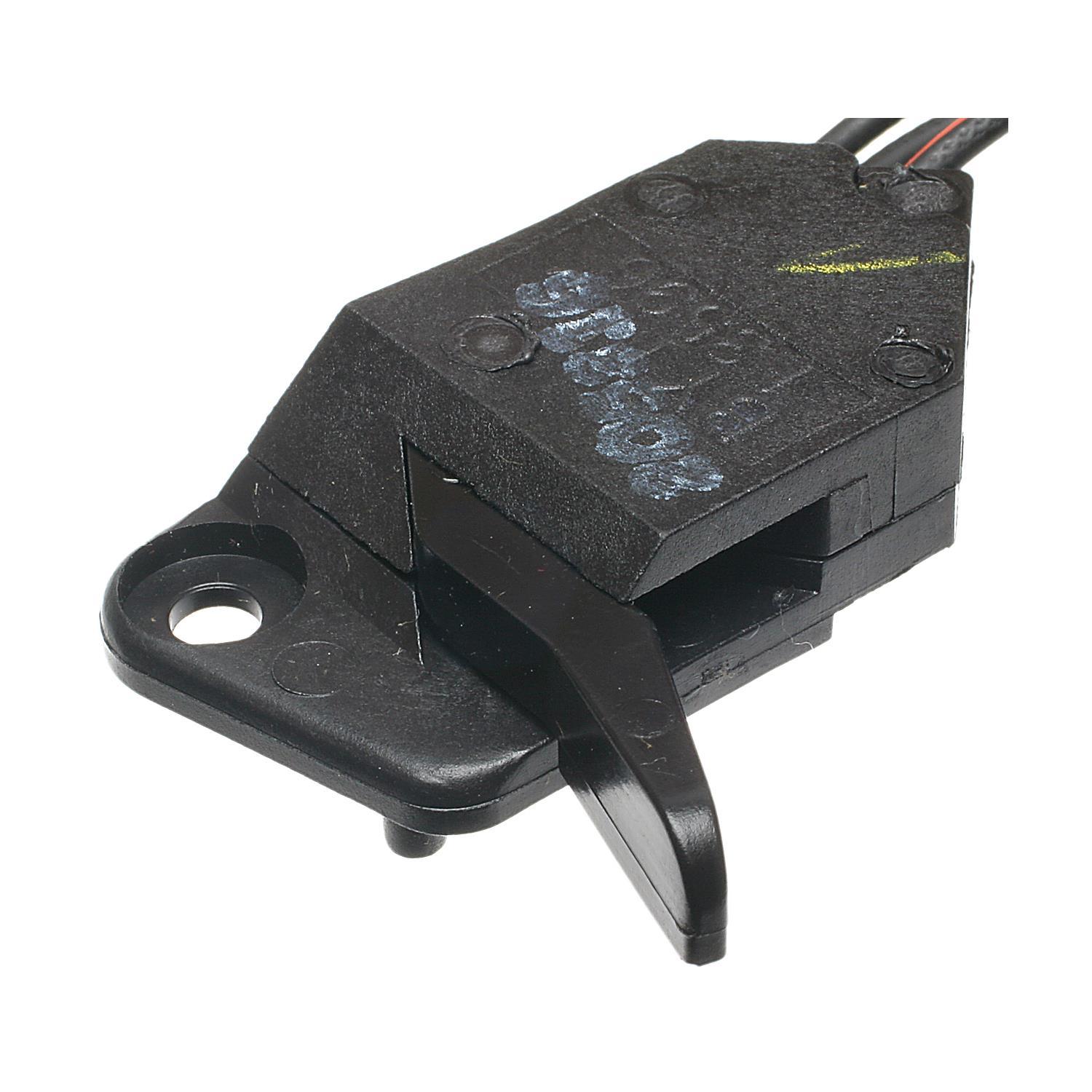 Standard Motor Products DS939 - Trunk Open Warning Switch Standard Motor Products DS939 Trunk Open Warning Switch product image 1 of 3