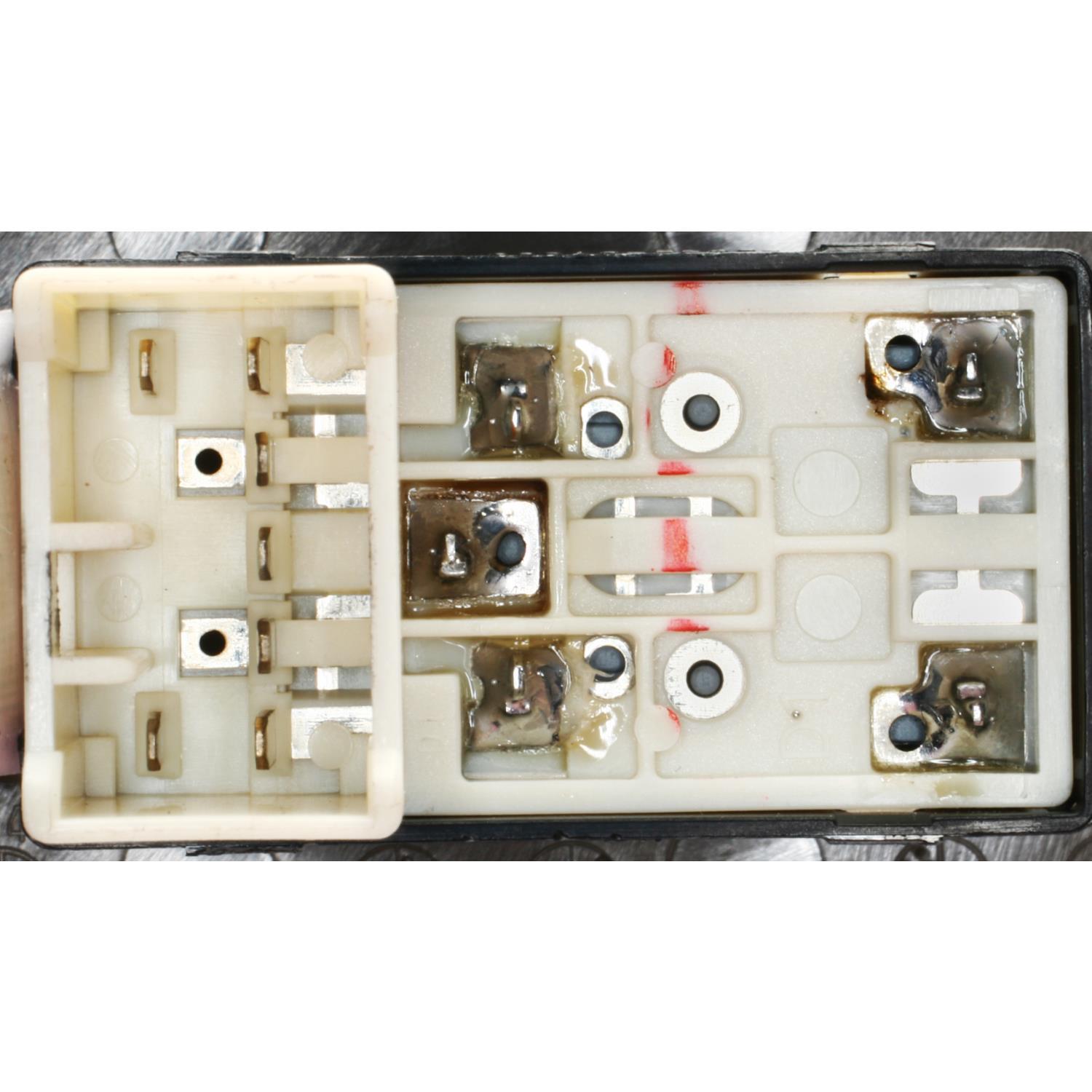 Standard Motor Products DWS1169 - Door Window Switch Standard Motor Products DWS1169 Door Window Switch product image 3 of 3