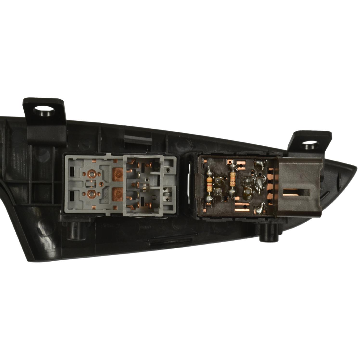 Standard Motor Products DWS1772 - Door Window Switch Standard Motor Products DWS1772 Door Window Switch product image 1 of 3