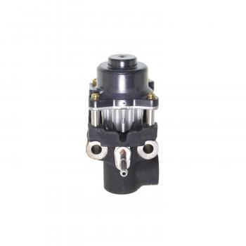 2000 Mazda MPV EGR Valve Standard Motor Products EGV1002 image 1 of 3