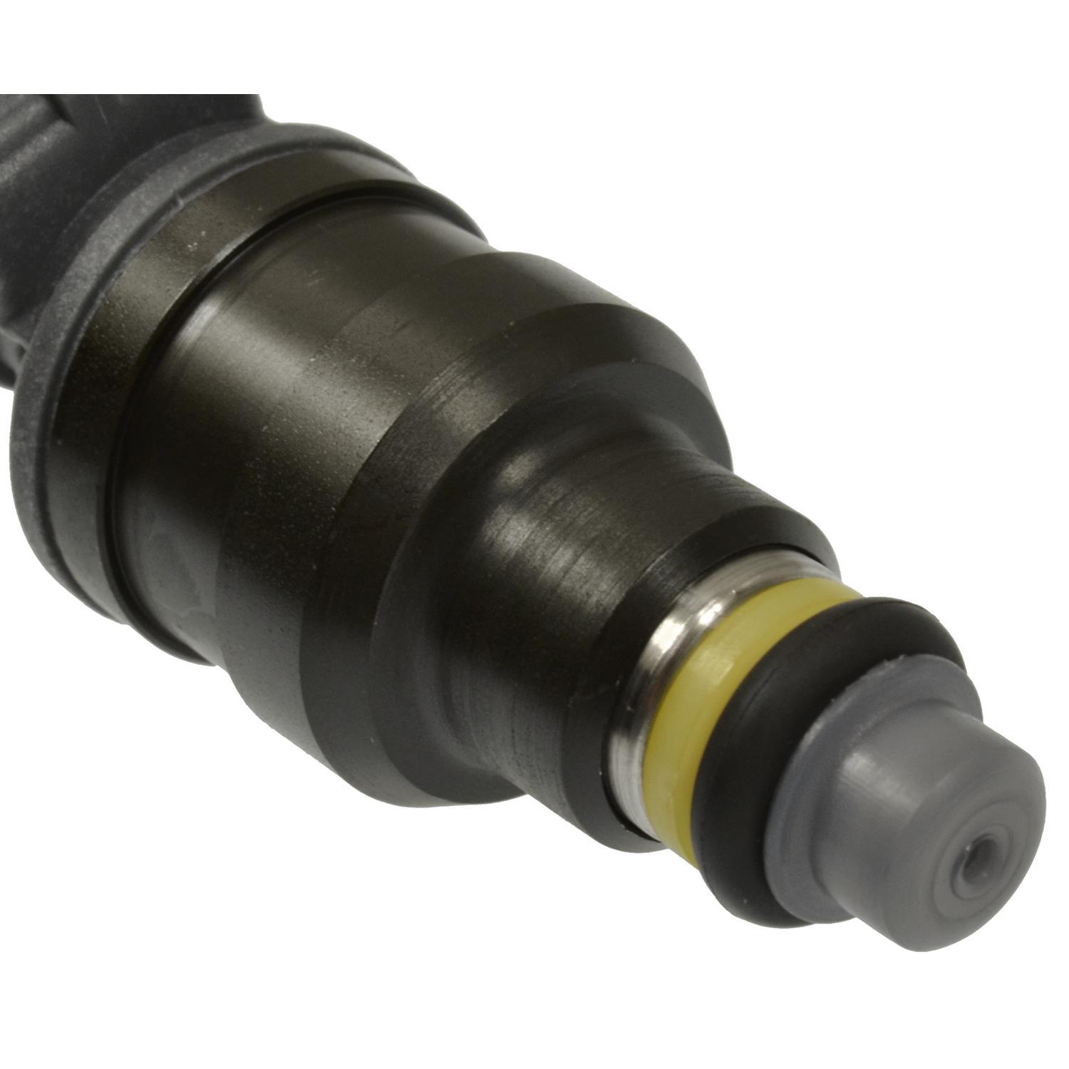 Standard Motor Products FJ212 - Fuel Injector Standard Motor Products FJ212 Fuel Injector product image 1 of 3