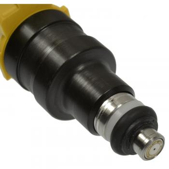 1994 Jeep Grand Cherokee Fuel Injector Standard Motor Products FJ214 image 1 of 3