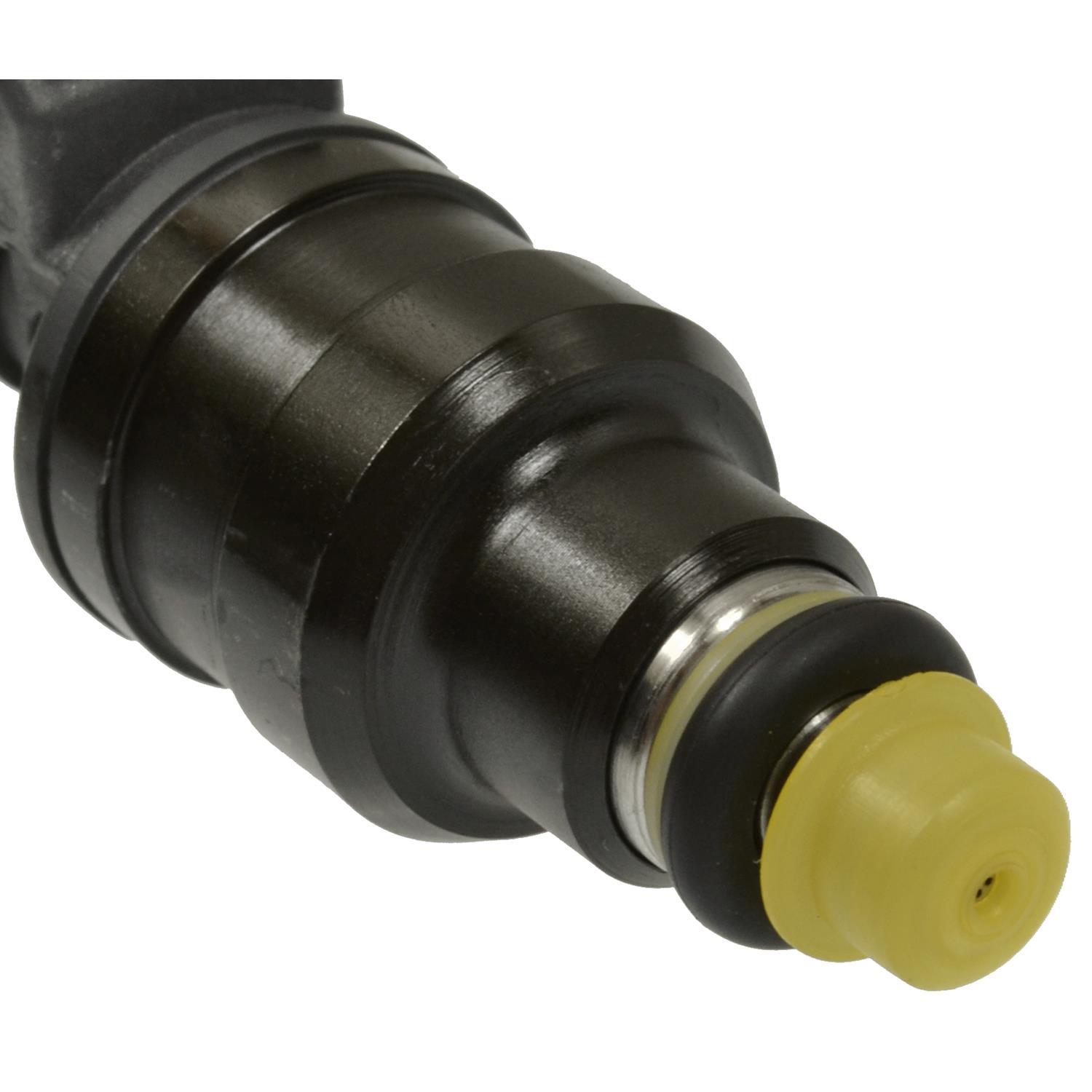 Standard Motor Products FJ305 - Fuel Injector Standard Motor Products FJ305 Fuel Injector product image 1 of 3