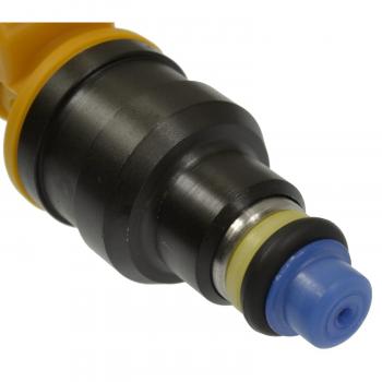 1997 Ford Ranger Fuel Injector Standard Motor Products FJ381 image 1 of 3