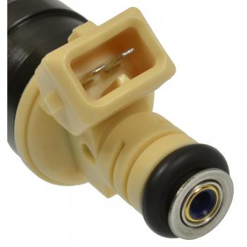 1996 Hyundai Accent Fuel Injector Standard Motor Products FJ393 image 3 of 3
