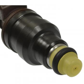 2000 Hyundai Tiburon Fuel Injector Standard Motor Products FJ494 image 1 of 3