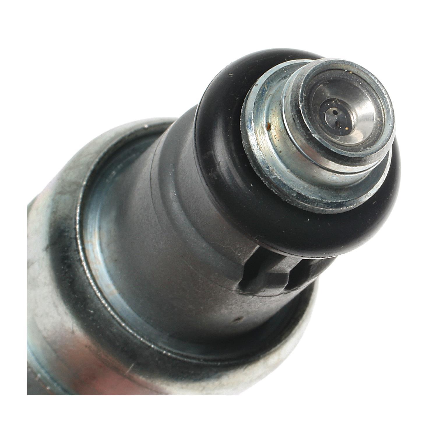 Standard Motor Products FJ498 - Fuel Injector Standard Motor Products FJ498 Fuel Injector product image 1 of 3