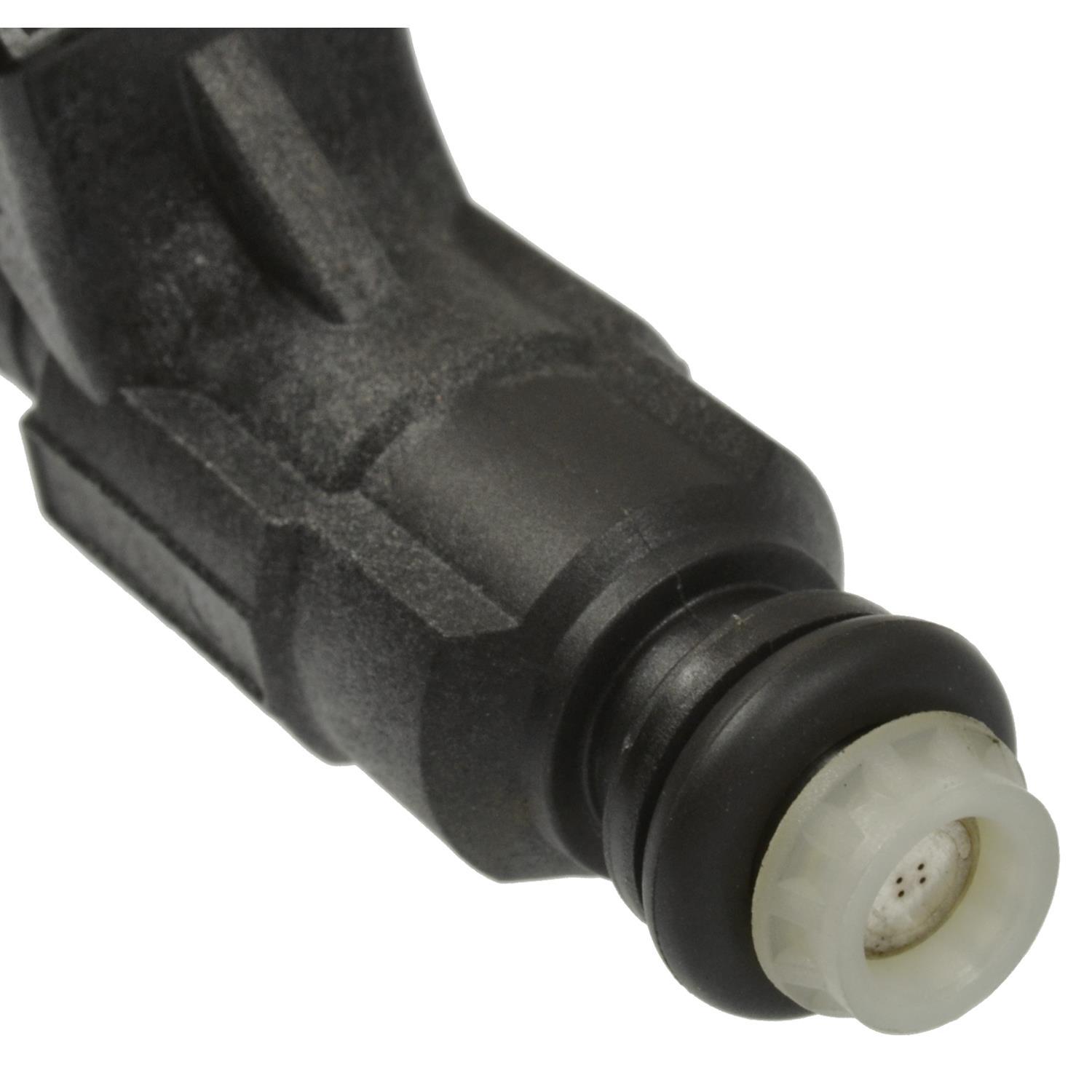 Standard Motor Products FJ677 - Fuel Injector Standard Motor Products FJ677 Fuel Injector product image 1 of 3