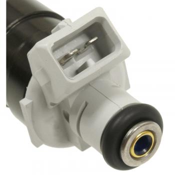 1986 Oldsmobile Delta 88 Fuel Injector Standard Motor Products FJ685 image 3 of 3