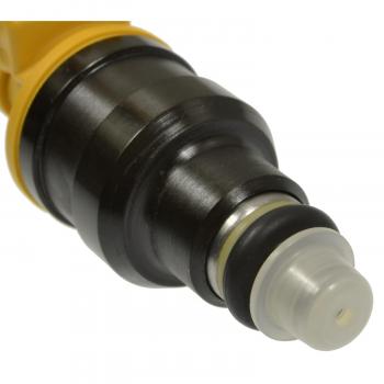 1983 Volvo 242 Fuel Injector Standard Motor Products FJ691 image 1 of 3