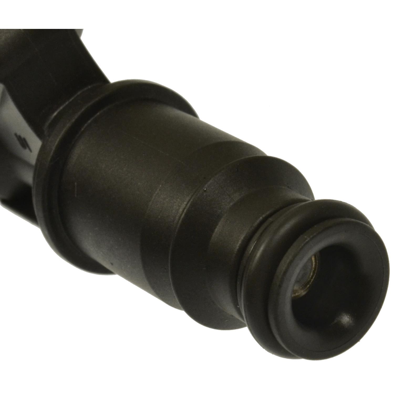 Standard Motor Products FJ706 - Fuel Injector Standard Motor Products FJ706 Fuel Injector product image 1 of 3