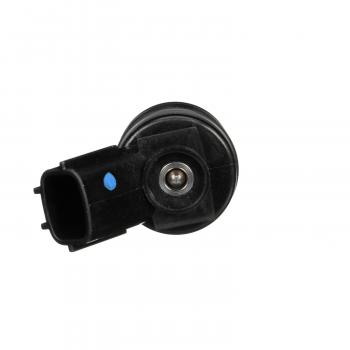 2004 Nissan Xterra Fuel Injector Standard Motor Products FJ825 image 2 of 4
