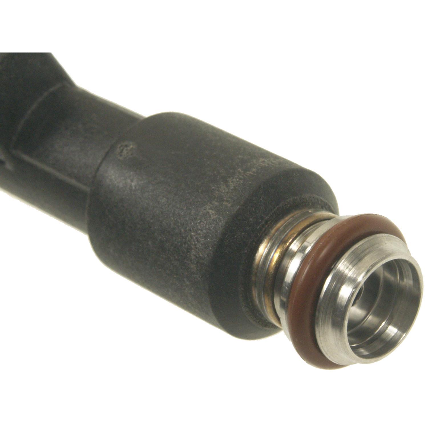 Standard Motor Products FJ979 - Fuel Injector Standard Motor Products FJ979 Fuel Injector product image 1 of 3