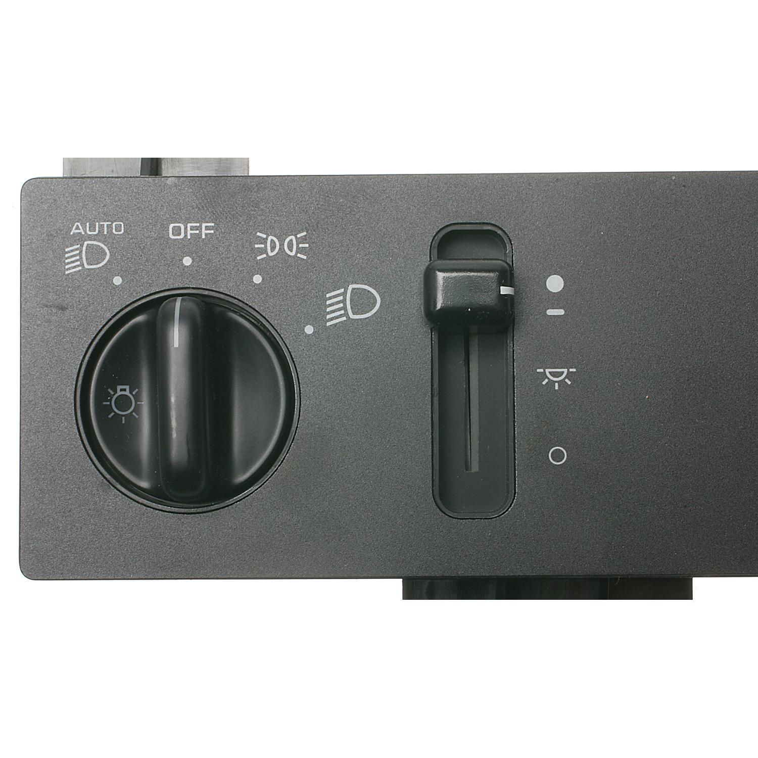 Standard Motor Products HLS1005 - Headlight Switch Standard Motor Products HLS1005 Headlight Switch product image 1 of 3