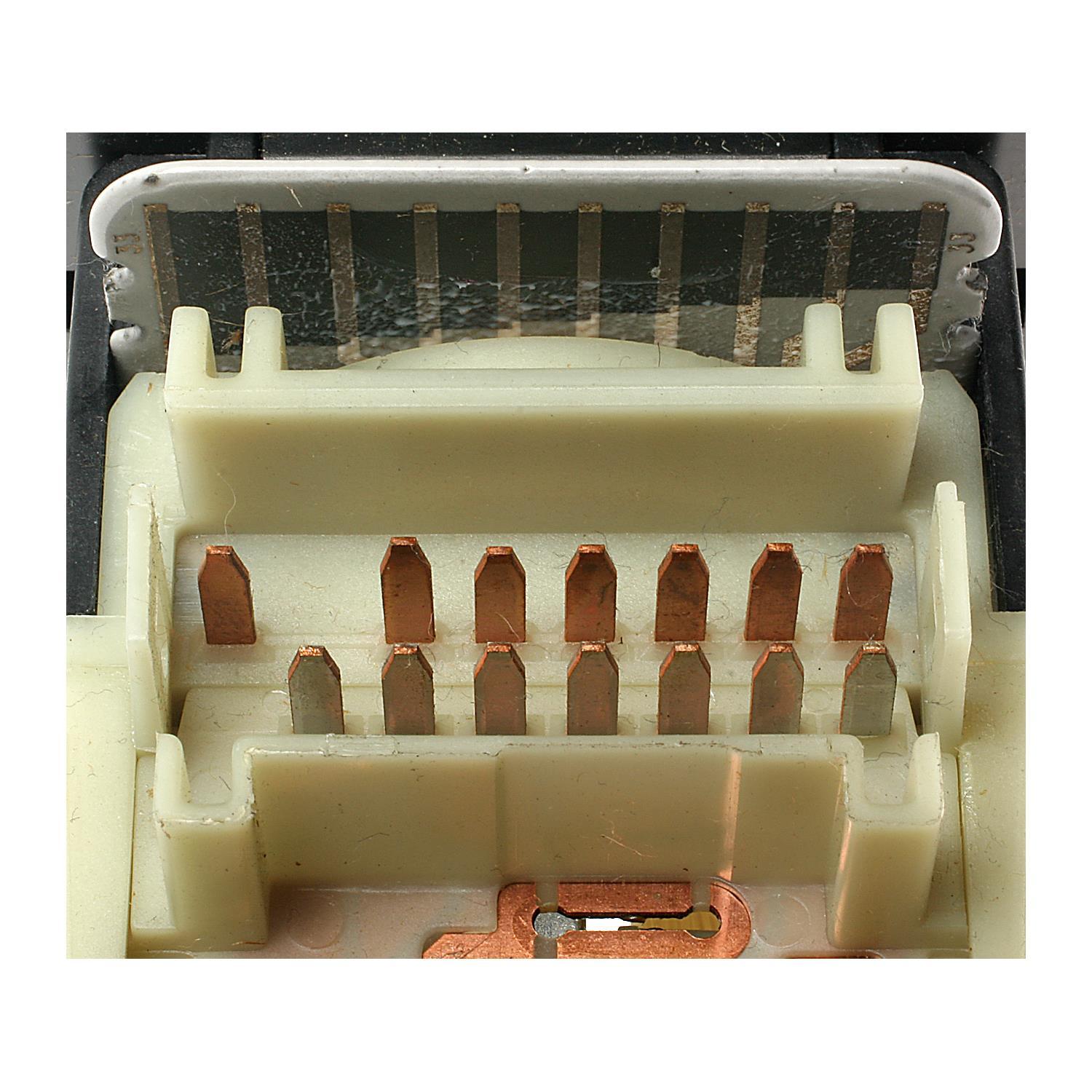 Standard Motor Products HLS1047 - Headlight Switch Standard Motor Products HLS1047 Headlight Switch product image 3 of 3
