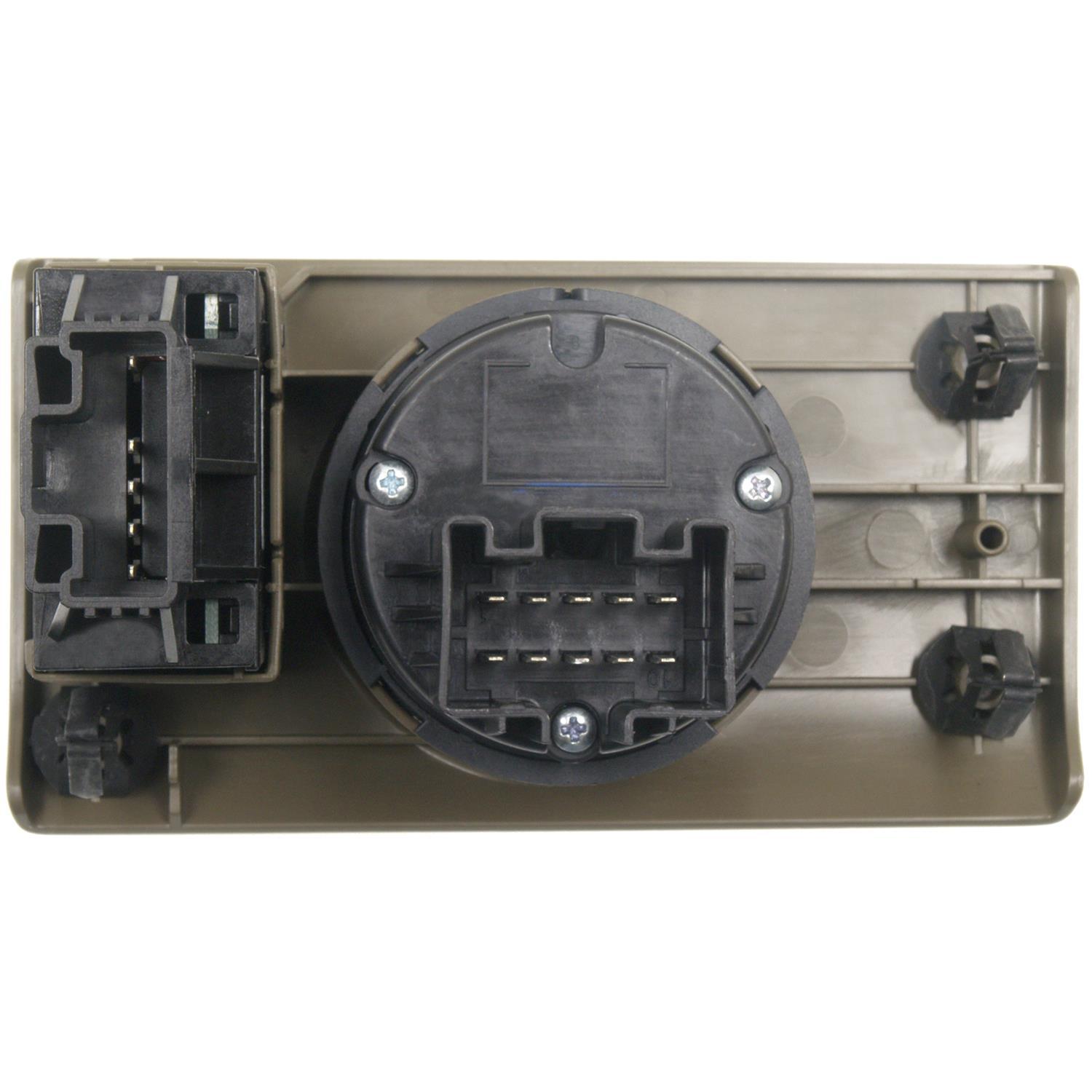 Standard Motor Products HLS1136 - Headlight Switch Standard Motor Products HLS1136 Headlight Switch product image 1 of 3