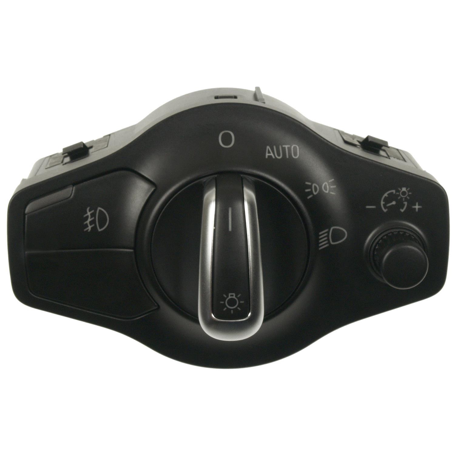 Standard Motor Products HLS1379 - Headlight Switch Standard Motor Products HLS1379 Headlight Switch product image 1 of 3