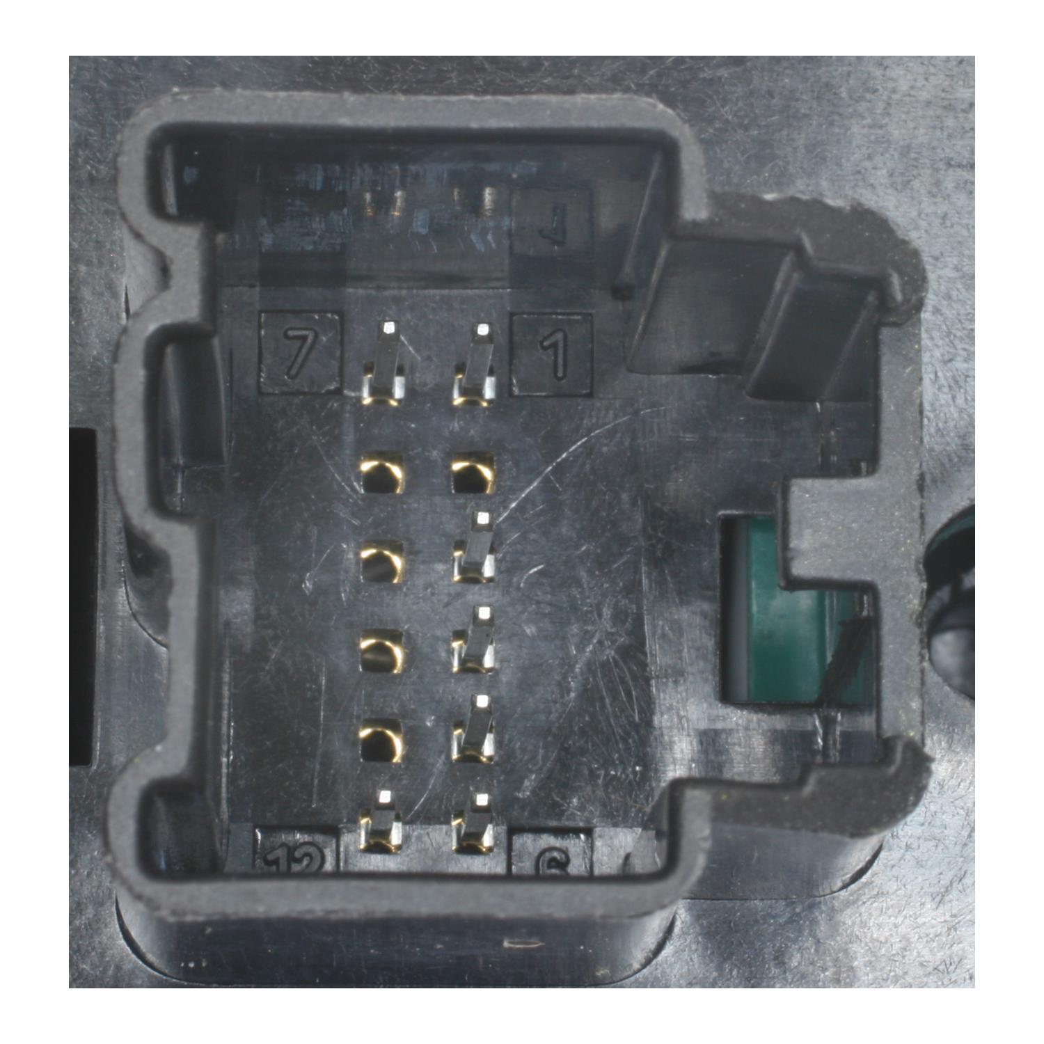 Standard Motor Products HLS1421 - Headlight Switch Standard Motor Products HLS1421 Headlight Switch product image 3 of 3