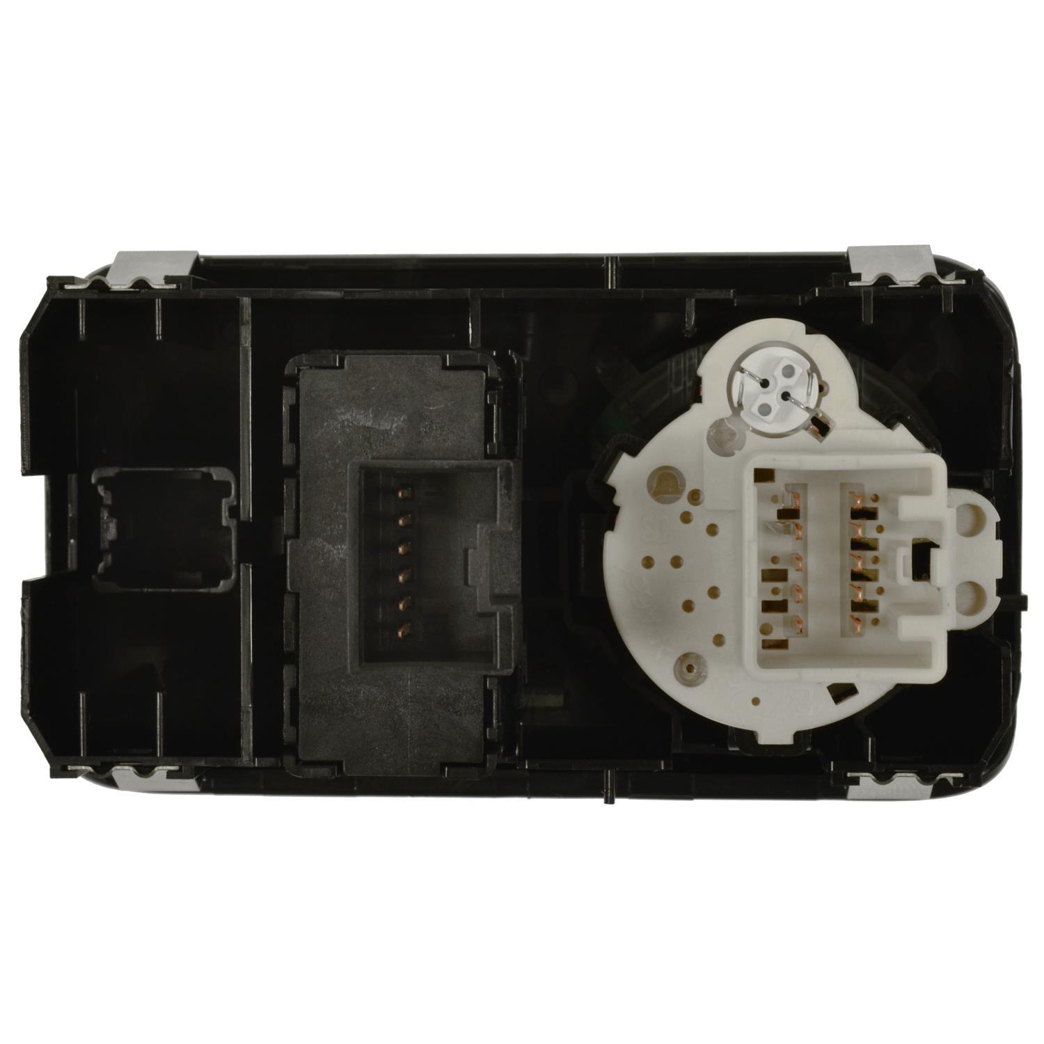 Standard Motor Products HLS1724 - Headlight Switch Standard Motor Products HLS1724 Headlight Switch product image 1 of 3