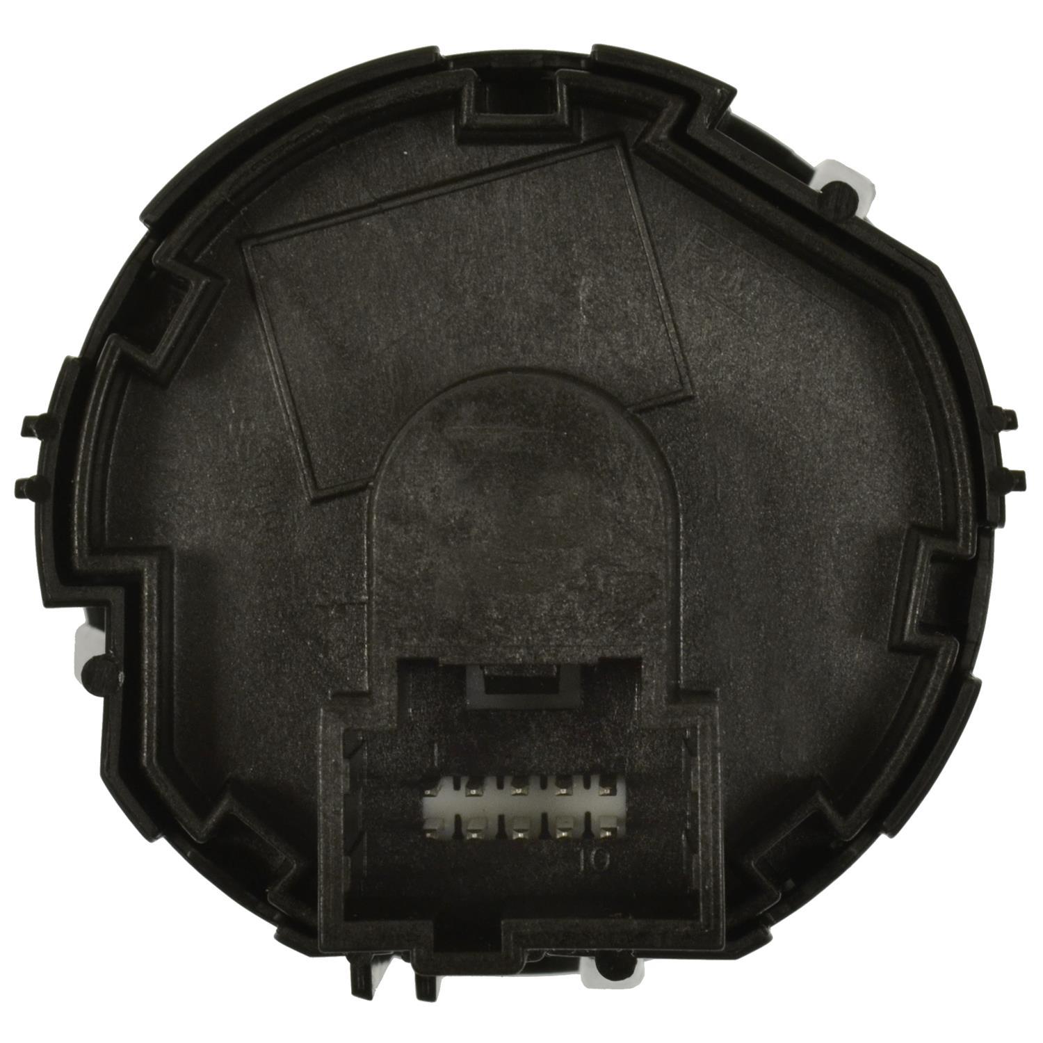 Standard Motor Products HLS1739 - Headlight Switch Standard Motor Products HLS1739 Headlight Switch product image 1 of 3
