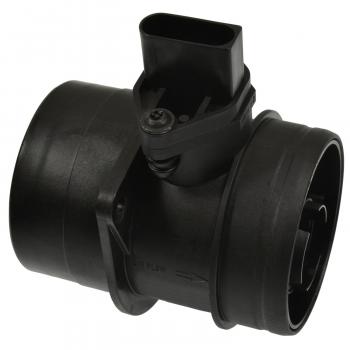 2005 Volkswagen Passat Mass Air Flow Sensor Standard Motor Products MAS0290 image 2 of 3