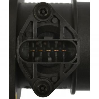 2004 Volkswagen Jetta Mass Air Flow Sensor Standard Motor Products MAS0415 image 3 of 3