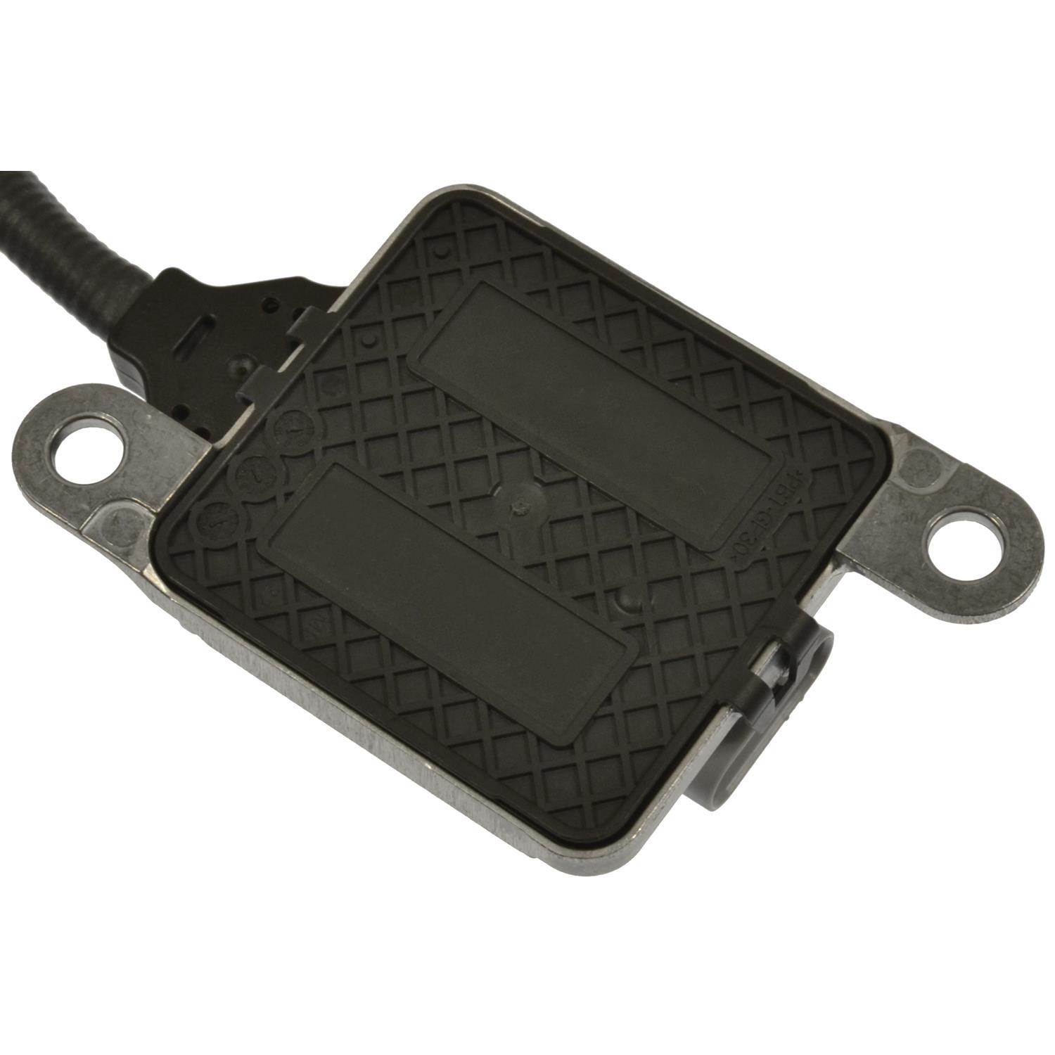 Standard Motor Products NOX018 - NOx (Nitrogen Oxide) Sensor Standard Motor Products NOX018 NOx (Nitrogen Oxide) Sensor product image 1 of 4