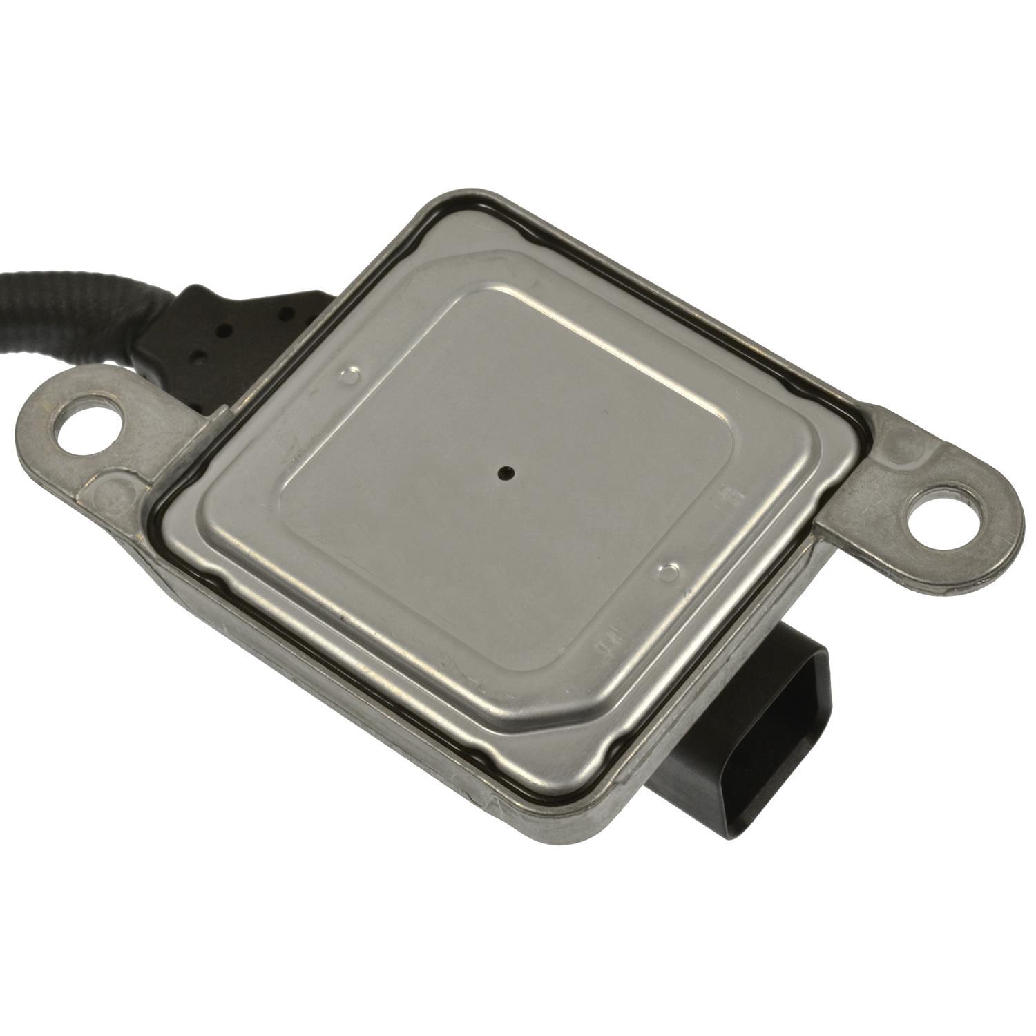 Standard Motor Products NOX021 - NOx (Nitrogen Oxide) Sensor Standard Motor Products NOX021 NOx (Nitrogen Oxide) Sensor product image 1 of 4