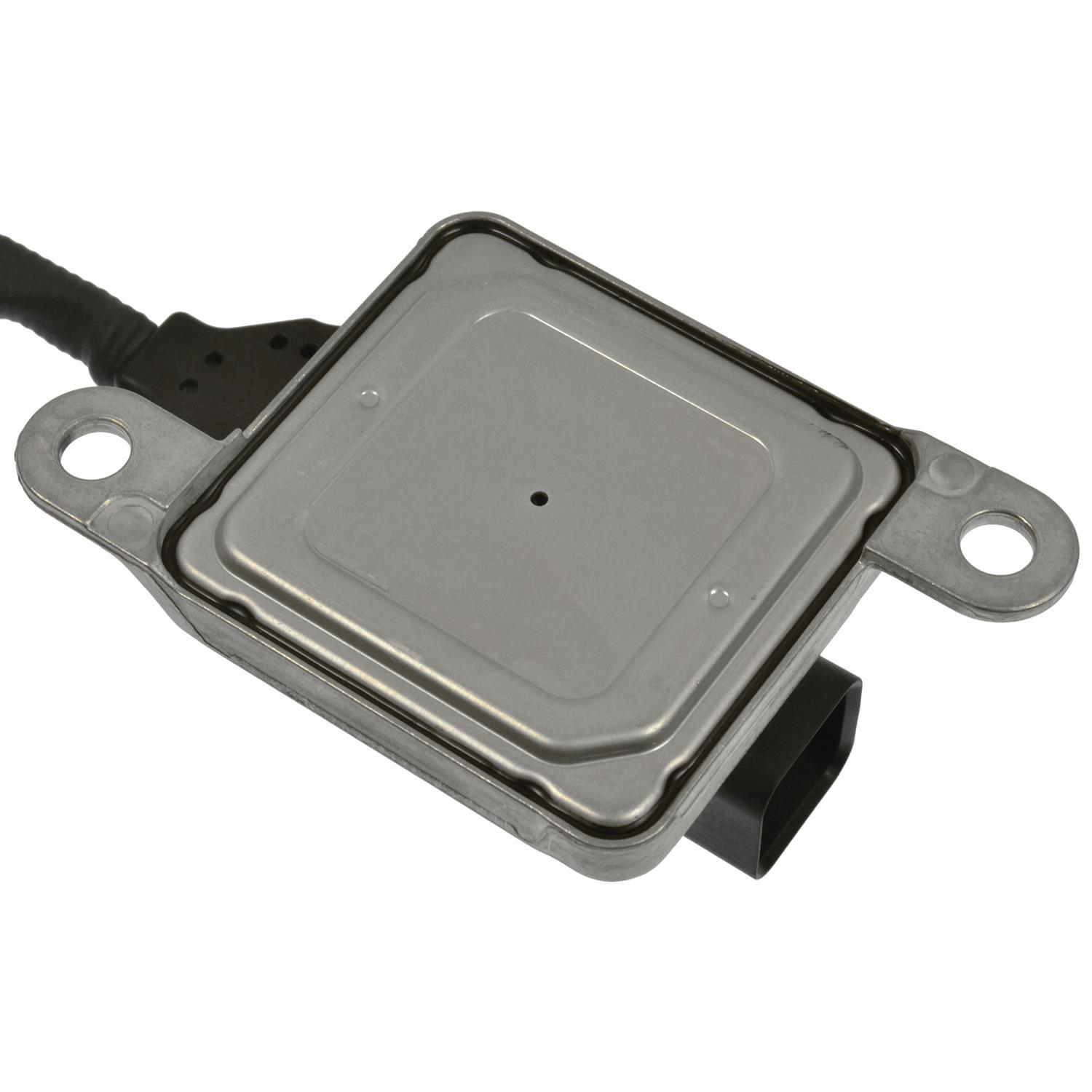 Standard Motor Products NOX022 - NOx (Nitrogen Oxide) Sensor Standard Motor Products NOX022 NOx (Nitrogen Oxide) Sensor product image 1 of 4