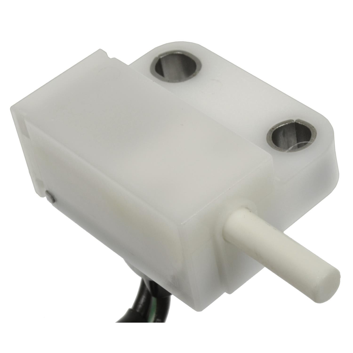 Standard Motor Products NS617 - Cruise Control Release Switch Standard Motor Products NS617 Clutch Pedal Position Switch product image 1 of 3