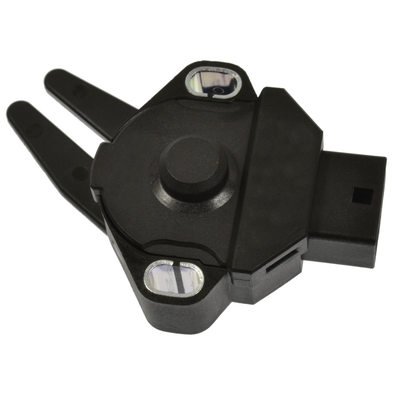 Standard Motor Products NS731 - Clutch Starter Safety Switch Standard Motor Products NS731 Clutch Starter Safety Switch product image 2 of 3